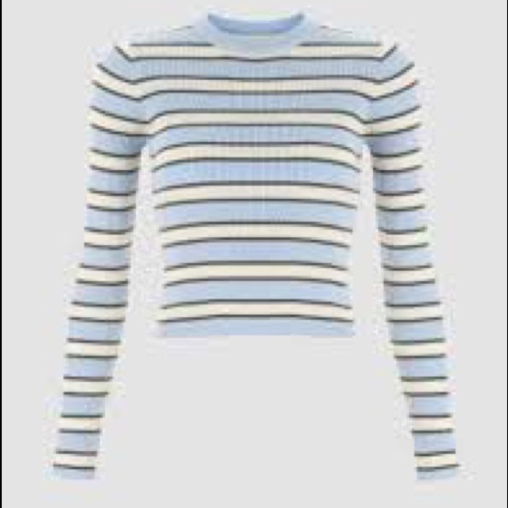 NWOT Adorable striped cropped long sleeve T